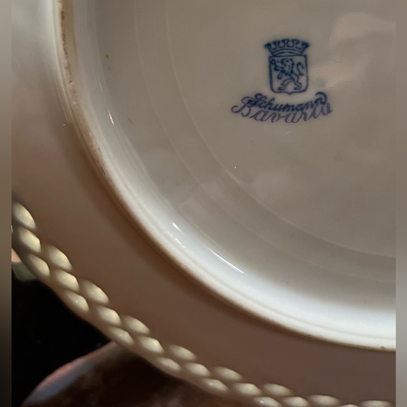 Schumann Bavaria reticulated porcelain plate with gold trim and Dresden floral. - Picture 6 of 9